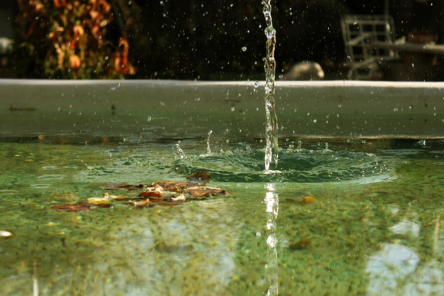 voda ve fontáně